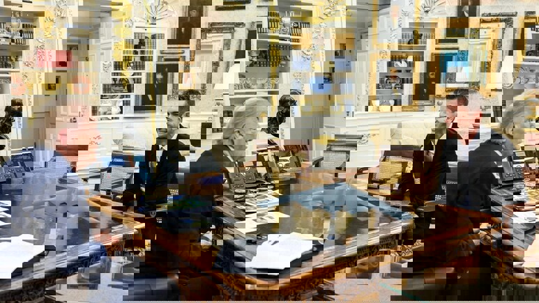 Til Månen med SpaceX og/eller Blue Origin?